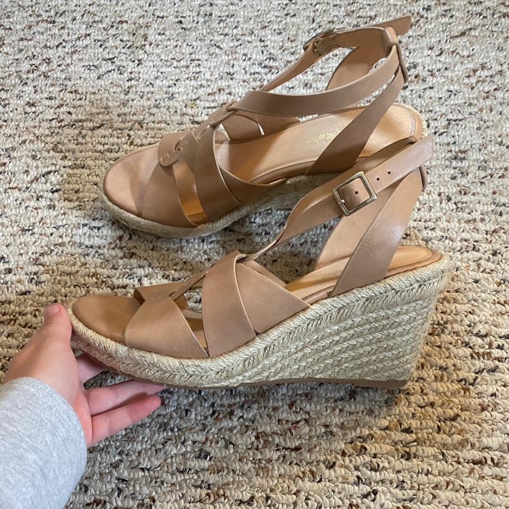 TAN TWINE WEDGES